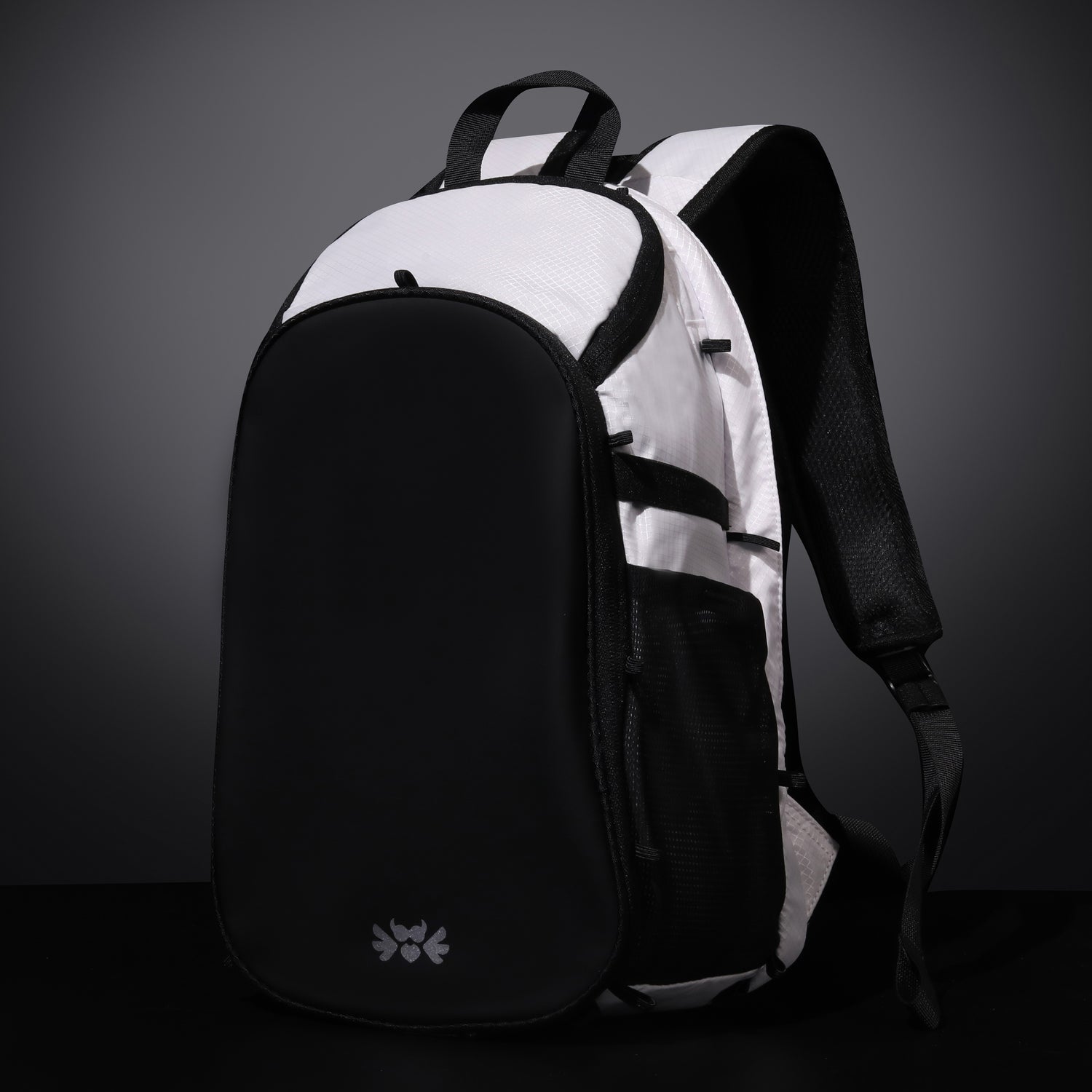 RaveBeetle Elytra LED Hydration Pack – Festival Backpack with Water Bladder (White)